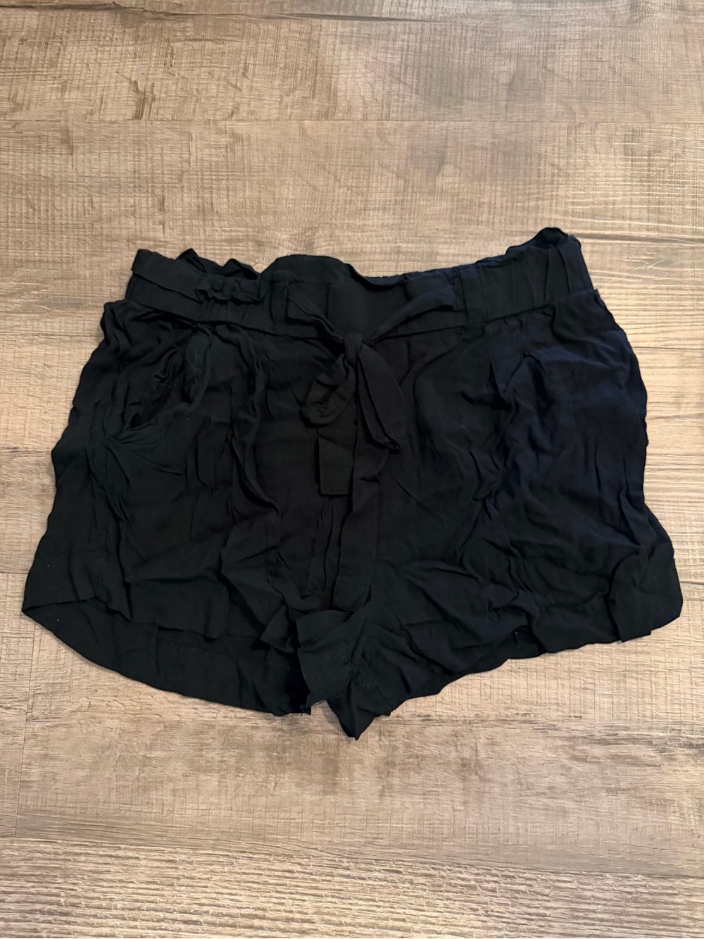 Black High Waist Paperbag Shorts Tie Waist Flowy Ruffle Pockets Size M